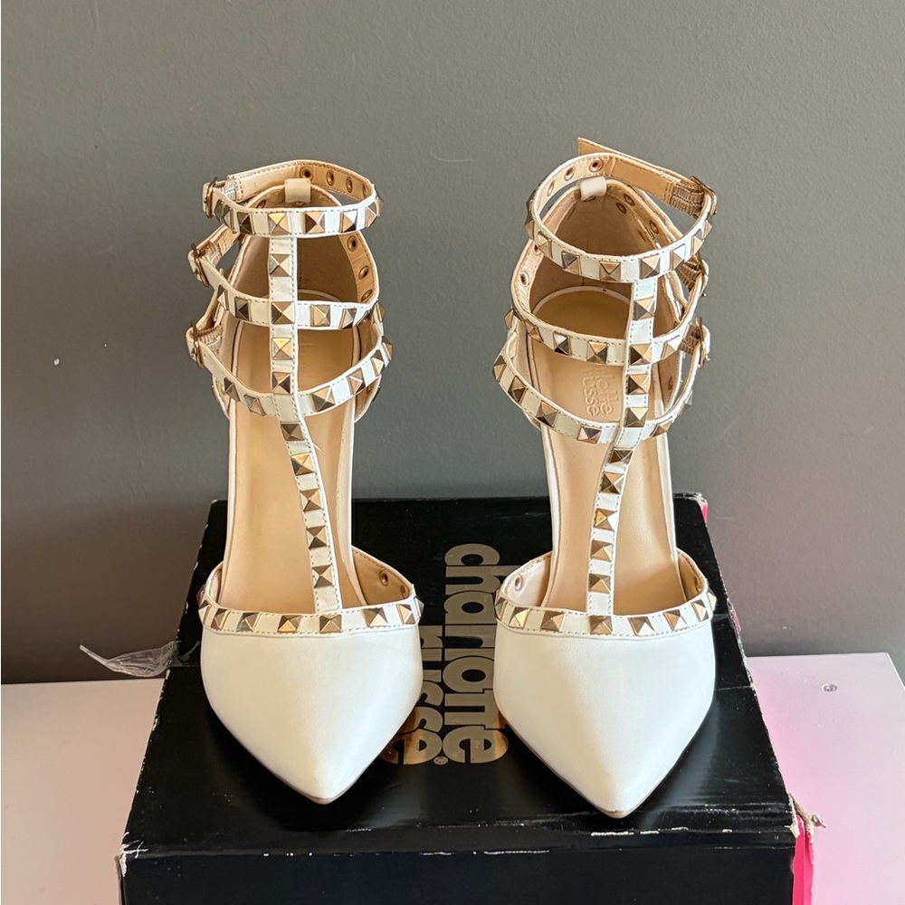 Charlotte Russe Elegant Cream/ White Pointed High Heels